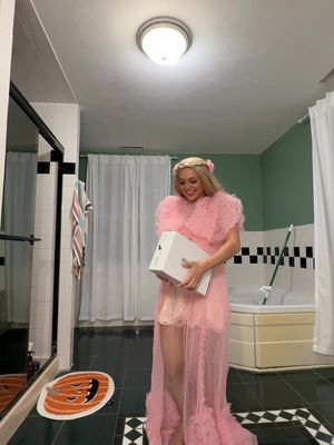 probably should have tried the wig on DAYS ago…not 10 minutes before people arrived 🫧💕