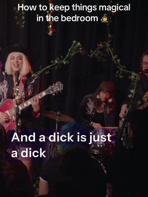 There is a way to get me to look at it 👀  WIZARD feat. Parlour Panther now streaming and also as part of my live comedy special - all with @comedyhereoften 
