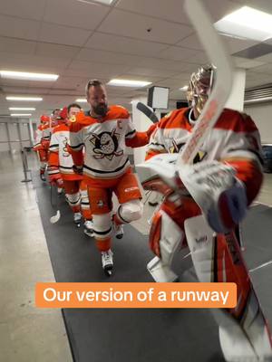 The Victoria’s Secret Fashion Show but make it hockey #anaheimducks #vsfashionshow #NHL 