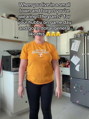 Pray for all the old folks who saw my booty at the local dollar general 🤣 #sexypant #tennessevols #embbarasing 