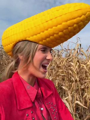 Who let me go to the corn maize? 🌽 