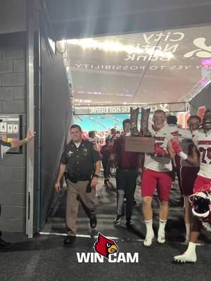 win cam when you beat #2 in the country goes hard 😎 #CollegeFootball #louisville #upset 