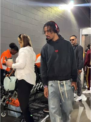 The Washington Commanders arrive at AT&T Stadium for America’s Game of the Week against the Dallas Cowboys. @Washington Commanders #NFL #football 