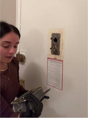 restoring my door from the landlord special (part 3) using paint remover and engineering 🤗 🎀 🤌🏼 #contractor #nyclife #imjustagirl #paintremoval #nycapartment 