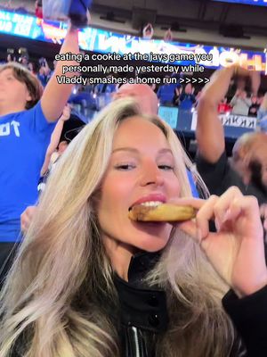 epic feeling lemme tell ya 😜🙌🏻🙏🏻⚾️😭✨ #fyp #SmallBusiness #toronto #cookies #businessowner 