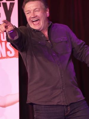 Ladies, I can feel your pain. We are the worst. #lawrencemooney #comedy #comedytour #livecomedy #comedian #driving
