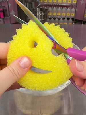 Trust me, there’s nothing going on between us and scrub daddy 😌🔪 Peachybbies.com restocks Friday at 7pm EST! ✨🎉 