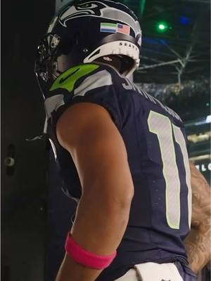 Monday night under the lights #aura #nfl #trend #jsn #seahawks 