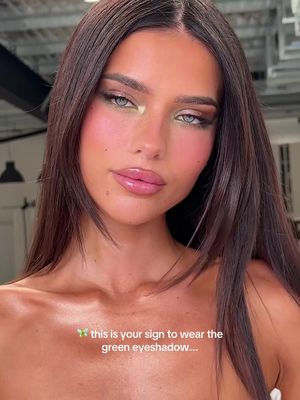 🧚Garden fairy green eye look on @Crystal Bellotti for @Princess Polly - save this for your next costume op x Using the @Tanielle Jai 11 lip diffuse & define brush  #taniellejai #partymakeup #halloweenmakeup #taniellejai #costumemakeup