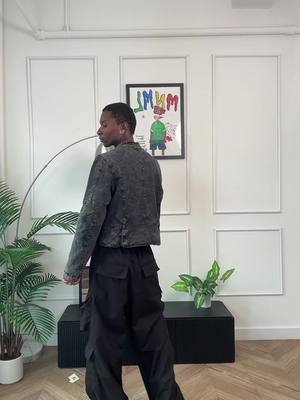 #mnml #fitspo #swag #nyc #fashiontiktok #lafashion #nyfashion #streetwear #trim #designer #StreetFashion #malefashion #womensstreetwear #outfitideas #oversized #shopping #fyp 