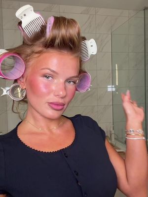 Konečně mi voní vlasy jako od kadeřníka celoročně 😊👀 @Kérastase #spoluprace #kerastaseclub #KerastaseClubCZSK #Kerastase #LiveYourLifeInGloss #GlossAbsolu #Hair #haircare 