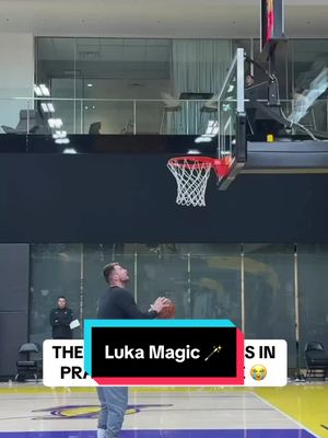 Practice makes magic… Luka Dončić works on his incredible shot-making #NBA #basketball #Luka #LukaDoncic #Lakers 
