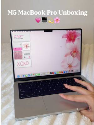 M5 MacBook Pro Unboxing (in Silver)!! 💫 #macbook #college #maxbookpro #study #unboxing @apple 