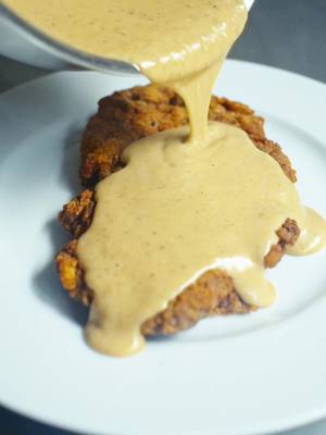 Pressed Chicken Fried Steak - Another Day in Paradise In the next episode of the Squish Series, I’m making a true classic - chicken fried steak. I use a tortilla press to tenderize the meat and get it paper thin. Once it’s breaded and fried, it’s covered in Southern white gravy. My dad’s whole side of the family is from Texas, so I’ve got a real soft spot for CFS. Really enjoyed this one 🫶🫶