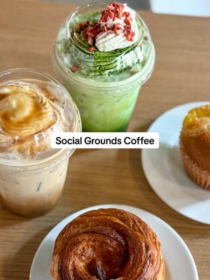Love you a latte @Social Grounds Coffee on Pikes ☕️ Social Grounds is a cozy new coffee shop right by Pike Place! They have an extensive menu with deliciously curated coffee and matcha drinks that are to die for. The caramel cream top and the matcha were my favorites, but honestly, every drink was amazing. Plenty of seating and super friendly baristas, definitely worth a stop! #seattlecoffee #seattlecoffeeshops #coffee #seattlefood #seattlefoodscene     