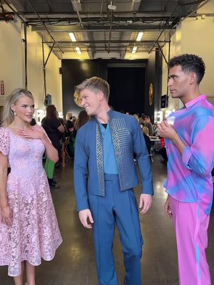 Tonight is gonna be wicked on @Dancing with the Stars #DWTS  Don’t forget to vote! Text ROBERT to 21523 or head to the link in my bio!  You can vote 10 times by text and online, voting starts 8pmET / 7p CT / 5p PT. My mates on the west coast - don’t forget you gotta start voting early at 5pm!