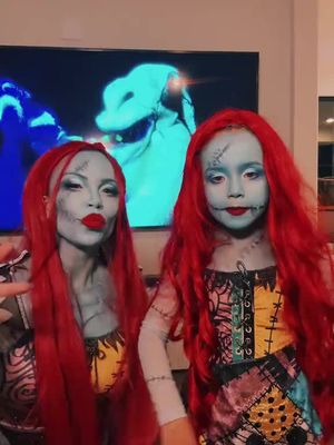 #sallycostume #halloweencostume #motherdaughtercostume #halloween #sallymakeup 