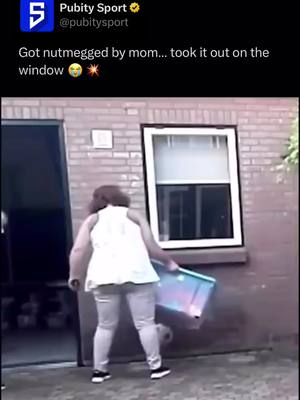 His reaction says everything 😭 #tekkers #funny #footymemes #panna #soccermemes #foryou #fy #4u #trending #nutmeg #footyskills #grassrootsfootball (Via IG: ruben.dortmont )