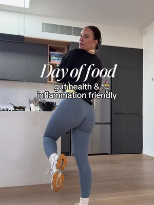 Current full day of eating on this gut health/ inflammation reducing diet I’ve been following ahead of getting my IUD in for my endo! The goal is to create a food environment and pray it works to help with my pain (there I go talking about periods again…). #fdoe #guthealthfood #inflammationfood 