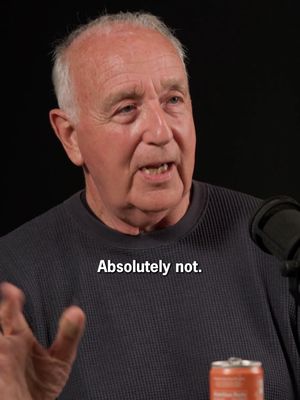 The Mental Switch That Separates Pros From Amateurs Are you approaching your work and life in general like an amateur or a pro? What each really means and how to, if necessary, flip the switch. Steven Pressfield (@spressfield), author of The War of Art, who is still in pro mode at 82, on the Huberman Lab podcast out now. #huberman #hubermanlab #hubermanlabpodcast