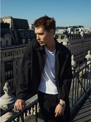 Behind the scenes with Austin Butler. #breitling #austinbutler 