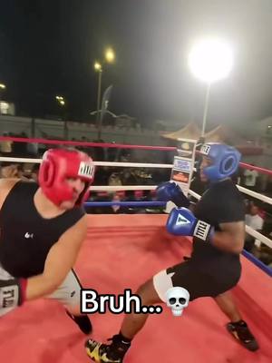 What just happened 🤣 (h/t myga1123/IG) #boxing 
