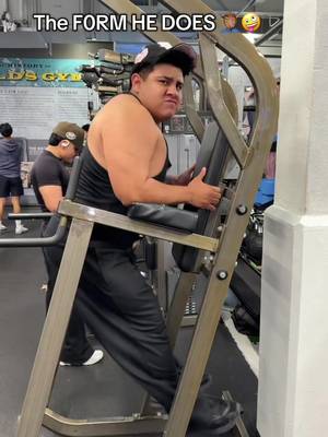HOW’s THE FORM?😉  @Diego Noboa #gymproblems #gympartner #gymbros #fitnesstok #chicostoxicos 