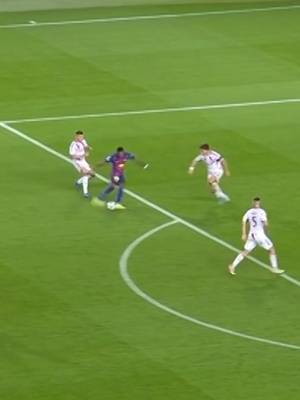Pedri puts in a sweet ball and Rashford finishes it brilliantly 🍬 #fcbarcelona #barçaontiktok #barcelona #deportesentiktok #championsleague #Rashford #Pedri