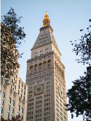 3 Reasons Why We Love the Flatiron District ⤵️ 🌳 Madison Square Park: Hotspot for live music, people watching, and puppy love. 🏛️ Stunning Architecture: Since the Flatiron Building is under construction, check out the Met Life Clock Tower, Appellate Courthouse. 🏗️ 🛒 Crazy Convenience (@Trader Joe's, @Whole Foods Market, @The Home Depot): Easy access to all the necessities and more! Who’s ready to move in? 👀 #nycarchitecture #flatirondistrict #nycneighborhoods 