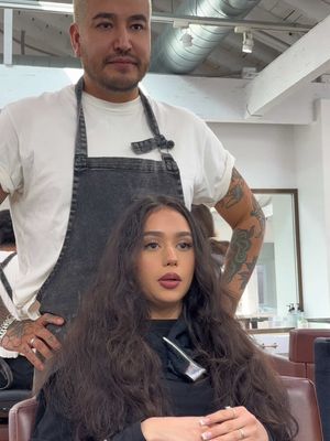 Colorist consulting with a colorist ❤️