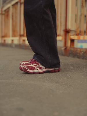 City streets or forest trails — the GEL-CUMULUS™ 16 moves with you. #GELCUMULUS16 #ASICS #ASICSSportStyle #sneakers