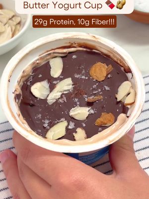 29g of protein and 10g of fiber in this delicious frozen chocolate-peanut butter yogurt cup! #yogurt #protein #dessert #snack #chocolate 
