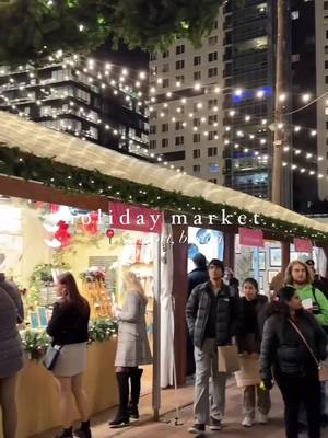 We know it’s not even Halloween yet, but... Seaport’s European-style open air holiday market is returning for the 2025 season in less than a month 🎁✨ Explore 130+ makers (the most ever!), holiday-themed bars, festive foods, live music & SO much more 🥳