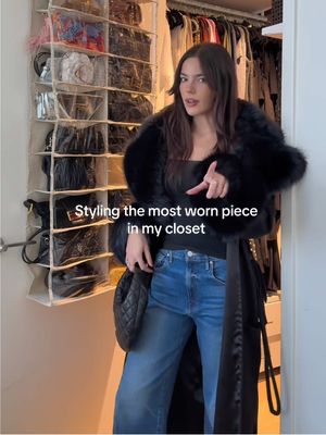 Styling the most worn piece in my closet! The @Intimissimi cashmere boat neck top🖤 I love how versatile it is #intimissimi #outfitinspo #cashmere 