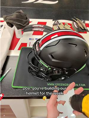 a little EQ asmr for your feed #metaglasses #eq #helmet #CollegeFootball #louisvillekentucky 