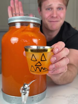 Jack-O’-Lantern Jungle Juice!  #halloween #timthetankofficial 