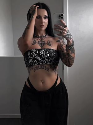 Can’t beat a bandeau 🙂‍↕️🥀 @civilregime x DCeased 🦇🥀 dropping 10.24.25 3pm PST 🥀 code Nikki to save some $$$ (wearing a size small) 