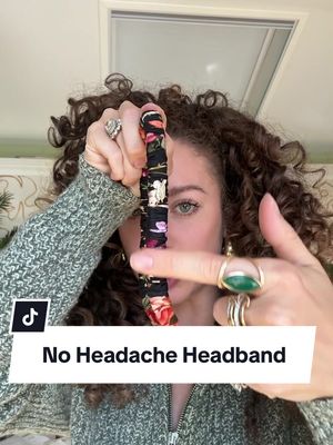 Finally a headband that doesn’t give you headaches! And the volume bonus?! Win! Win! @Curlfriend Collective  #headbands #headband #hairtok #hairstyle #haircare #curlyhairstyles #headacherelief #headachehacks 