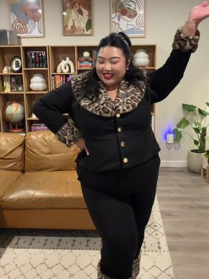I kid you not I’ve been dreaming of this outfit since I was a kid when I saw it on The Nanny, BUT it almost always never came in plus sizes until now! We love a duo purpose outfit, for fall, but also a simple costume. #plussizecostume @ELOQUII 