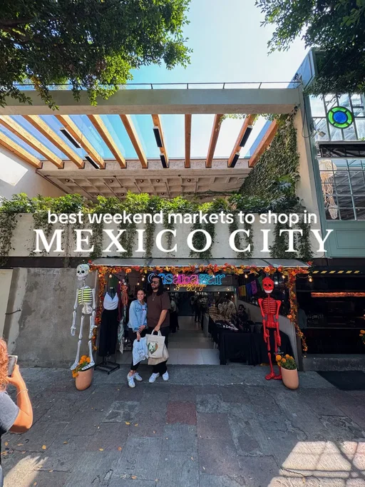 One of my favorite things is bazars that pop up every Saturday and Sunday. They have  Vintage clothes, AMAZING jewelry, and handmade goods, foods, and more. Save this list for your trip!! ##cdmx##cdmxlife##bestshopping##vintagemarket##romanorte