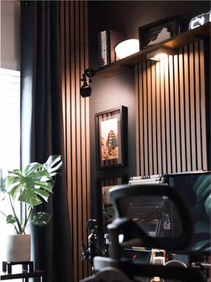 Adding a few more wood acoustic panels to the setup 🪴 Thanks to my friends at CoreMinded who hooked me up with a pair of their walnut panels.  They are high quality, super easy to install, and look so clean!  If you’re interested in adding something similar to your space, use my discount code SUGR to get 12% OFF! 🔗 https://www.coreminded.com/collections/frontpage?snowball=SUGR&utm_source=snowball&utm_medium=18-12&utm_campaign=SUGR #desksetup #homeoffice #workspace #workfromhome #interiordesign 