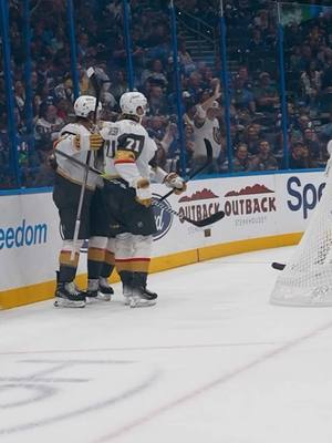 Perfect shot by William Karlsson 🎯 🤠 