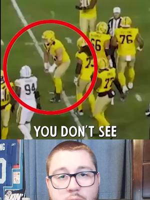 Steelers center Zach Frazier thought they were about to go no huddle so he had to hold on to the ball all the way until they snapped the ball #nfl #football #sports #steelers #packers 