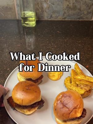 What I Cooked for Dinner 🍔  #dinner #DinnerIdeas #quickrecipes #EasyRecipe #sliders 
