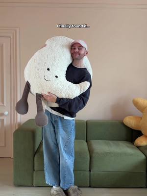 Guys this is NOT a drill! I finally found it!!!! 🌙  #jellycat #jellycatcollection #interiordesign #adultchild #obsessed 