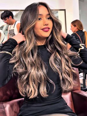 Client flies from Texas to get her hair done 🫰🏼 #hairmakeover 