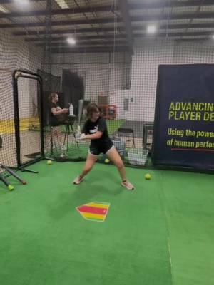 What does middle school hitting look like? Vivian is in middle school and already training like a pro. Her daily work includes: ✅ Short machine with load-focused start types ✅ Longer rounds of game-like swings ❌ No tee work It’s all about challenging her with the right level of speed and intent.  #ogxsoftball #softballhitting #youthsoftball #middlehitter #playerdevelopment 