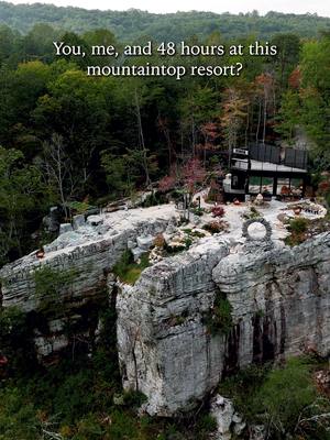 48 hours of winter luxury with your person ❄️❤️ Hot spring pools, a clifftop sauna, and a steam room overlooking the mountains. 📌 Click the link in our bio to book your stay!
