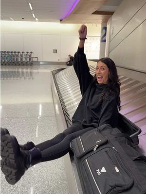 when it’s time to go on another trip babyyyyy ✈️☀️🕶️🥂 @Tay #relatable #couplegoals #couplescomedy #trip #caitlinandtay @Thursday Boots @delta 