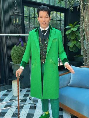 It’s easy being green when you have Koco Blaq designing your costume. Can’t wait for you all to see the final product! 🤩🍀 #TheWizard #halloween #wicked 